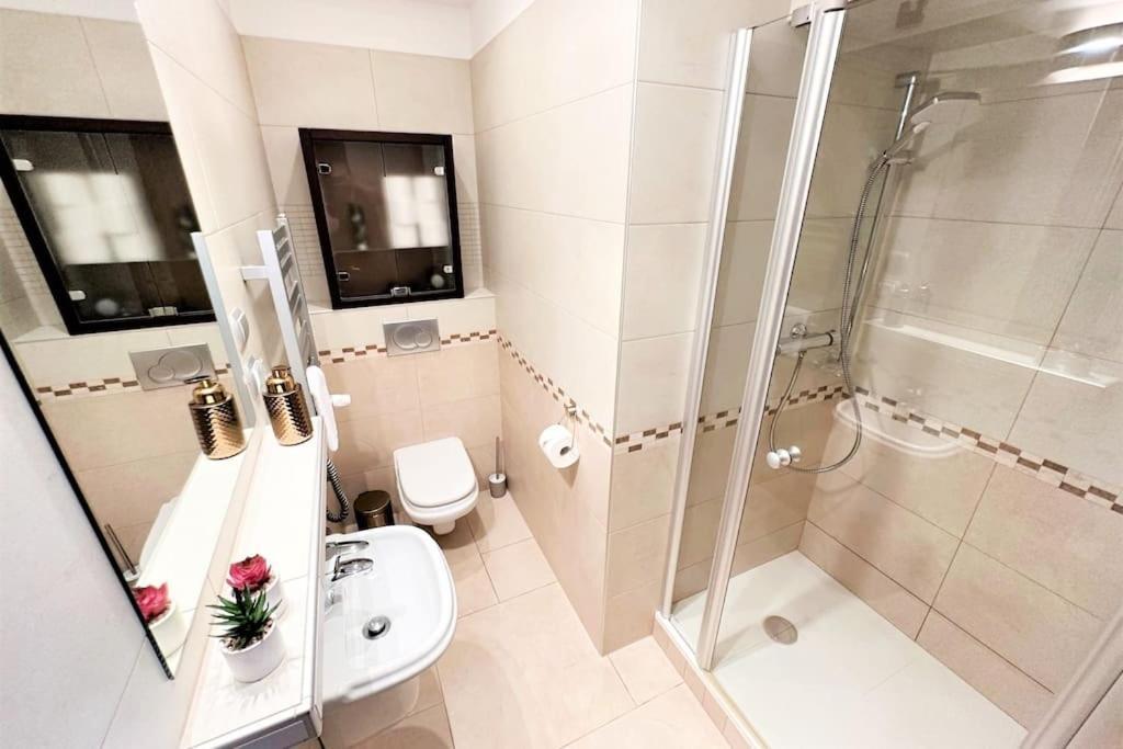 Exclusive Penthouse Near Citycenter 120M2 +Netflix Kraków Zewnętrze zdjęcie