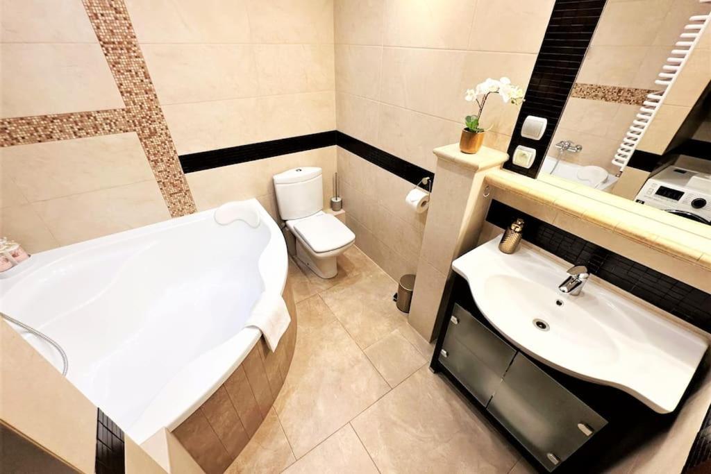 Exclusive Penthouse Near Citycenter 120M2 +Netflix Kraków Zewnętrze zdjęcie